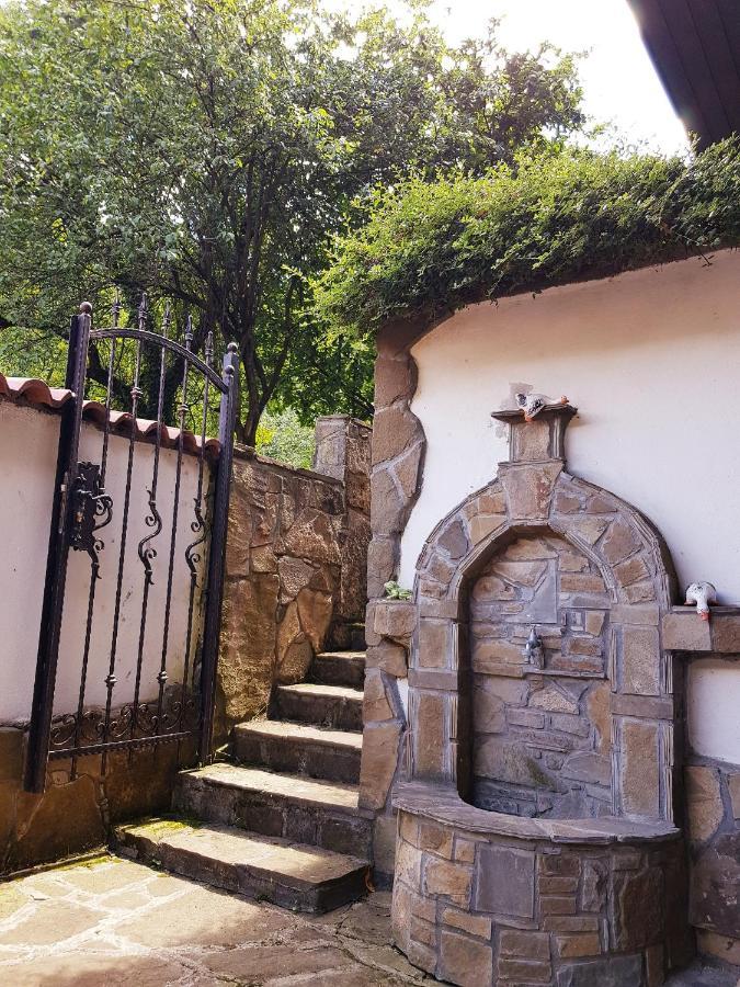 Family Hotel Chiflik Hills Esterno foto