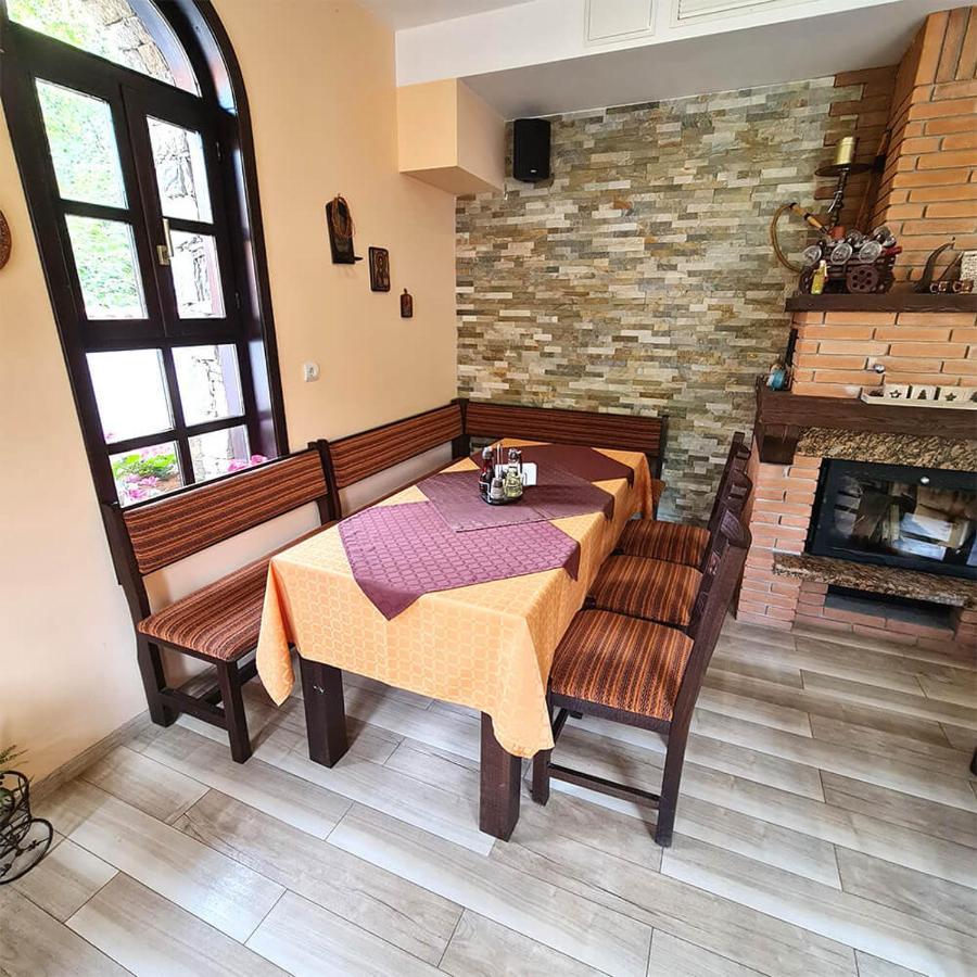 Family Hotel Chiflik Hills Esterno foto