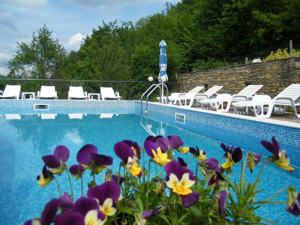 Family Hotel Chiflik Hills Esterno foto